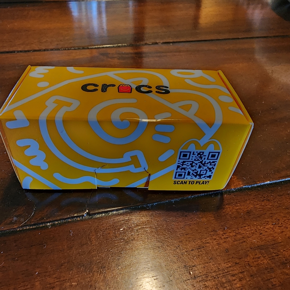 CROCS McDonald's Toy Collection #8 Scribbles - NIB White Complete with Stickers - Picture 4 of 5